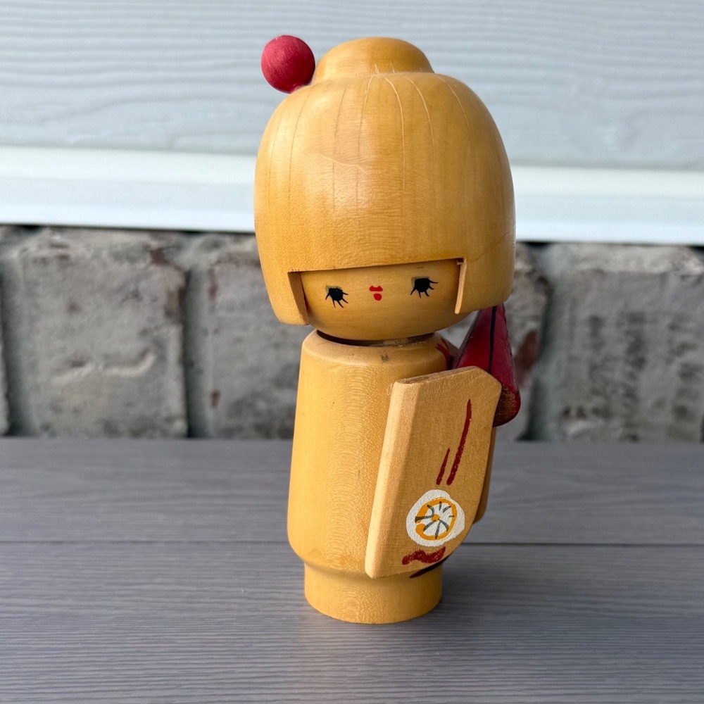 Vintage Japanese Kokeshi Doll Wooden Hand Painted Girl with Umbrella Yellow 5in‎